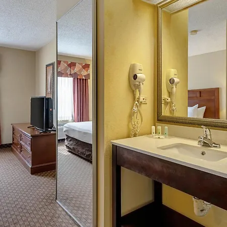 Quality Suites San Antonio Northeast-2